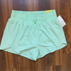 NWT All In Motion High Rise Flex Shorts size medium